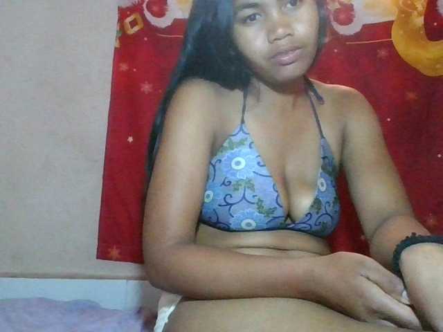 Keziah34 live cam on BongaCams