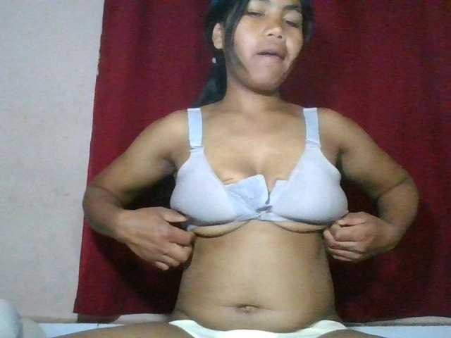 Keziah34 live cam on BongaCams