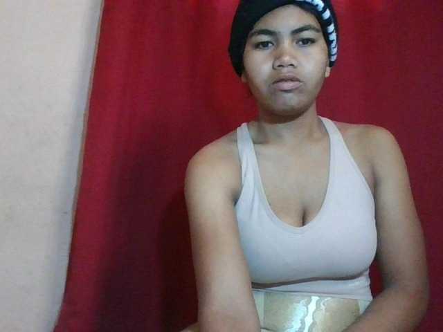 Keziah34 live cam on BongaCams