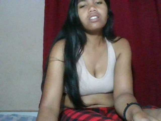 Keziah34 live cam on BongaCams