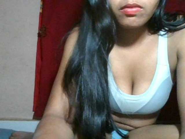 Keziah34 live cam on BongaCams