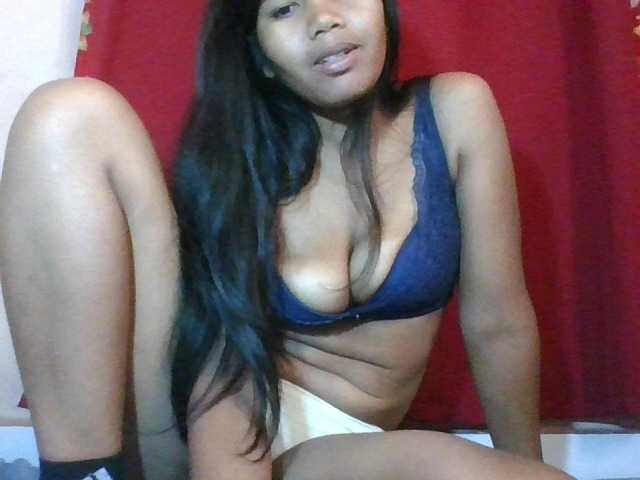 Keziah34 live cam on BongaCams