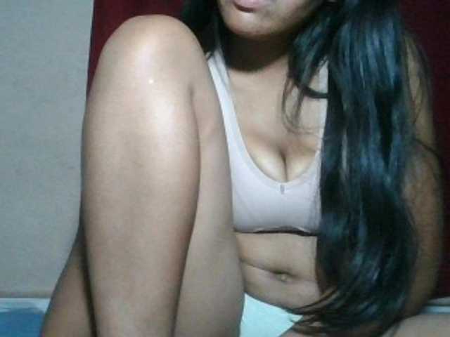 Keziah34 live cam on BongaCams