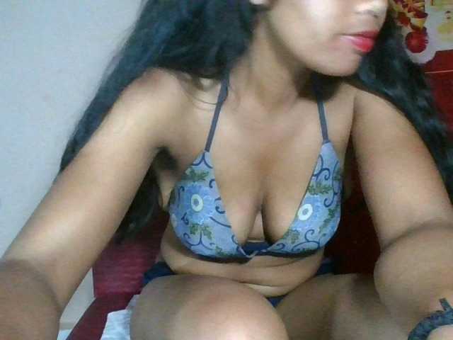 Keziah34 live cam on BongaCams