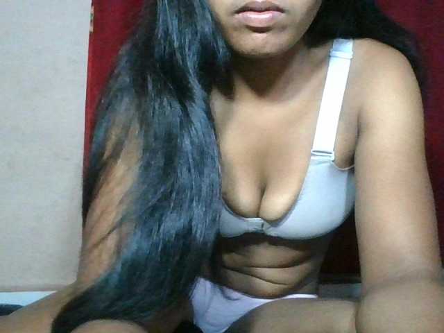 Keziah34 live cam on BongaCams