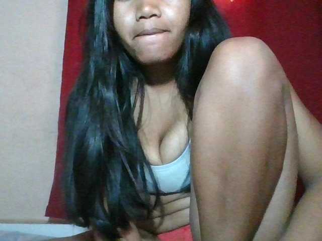 Keziah34 live cam on BongaCams