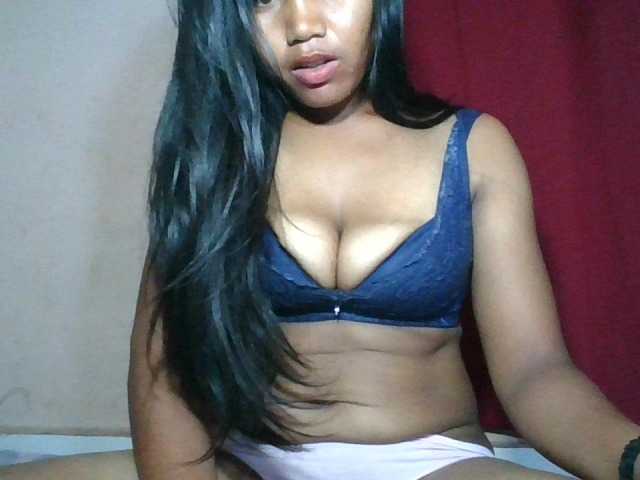 Keziah34 live cam on BongaCams