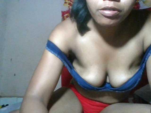 Keziah34 live cam on BongaCams