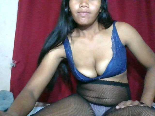 Keziah34 live cam on BongaCams
