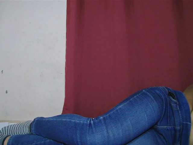 Keziah34 live cam on BongaCams