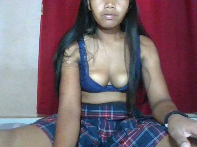 Keziah34 live cam on BongaCams