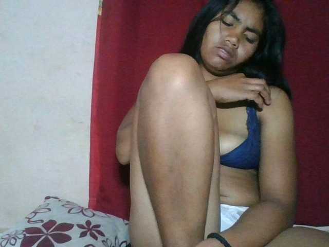 Keziah34 live cam on BongaCams