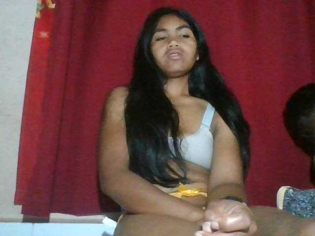Keziah34 live cam on BongaCams