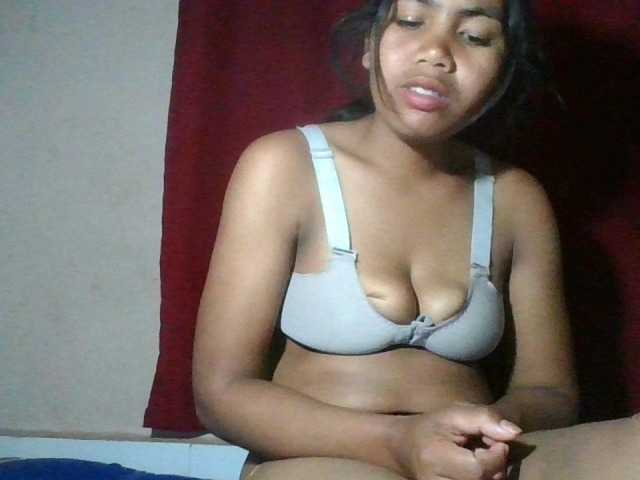 Keziah34 live cam on BongaCams