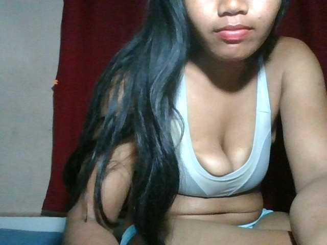 Keziah34 live cam on BongaCams