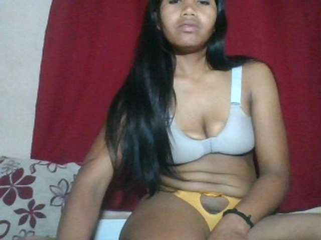 Keziah34 live cam on BongaCams