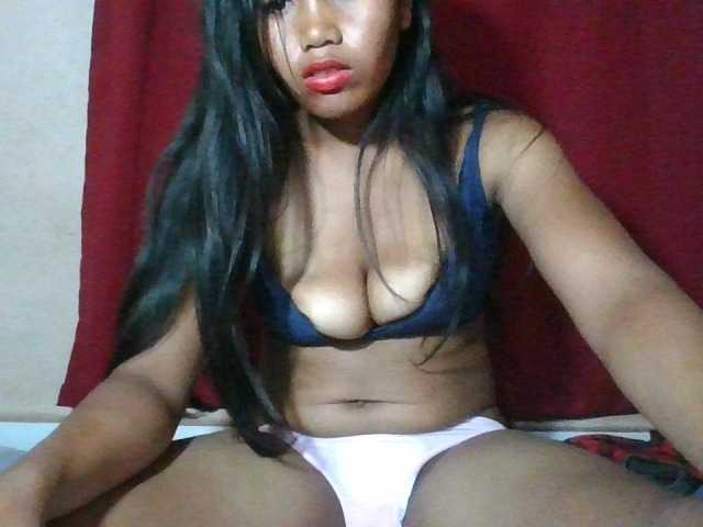 Keziah34 live cam on BongaCams