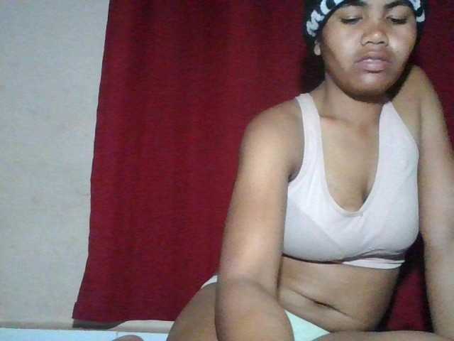 Keziah34 live cam on BongaCams