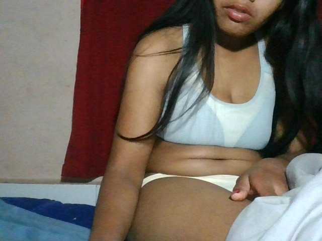 Keziah34 live cam on BongaCams