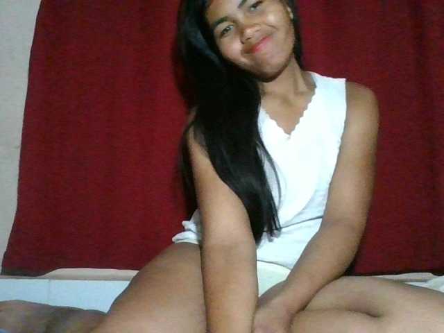 Keziah34 live cam on BongaCams