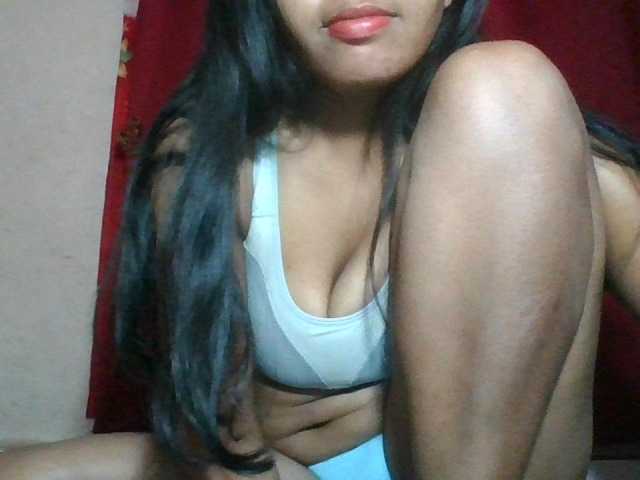 Keziah34 live cam on BongaCams