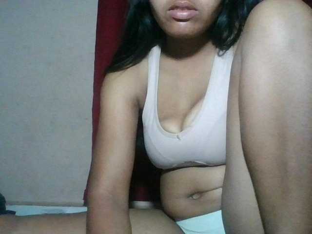 Keziah34 live cam on BongaCams