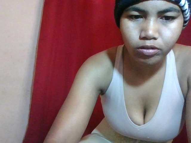 Keziah34 live cam on BongaCams