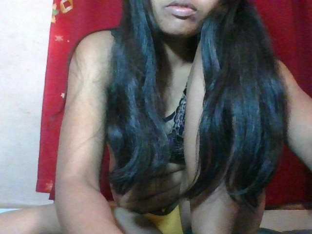 Keziah34 live cam on BongaCams