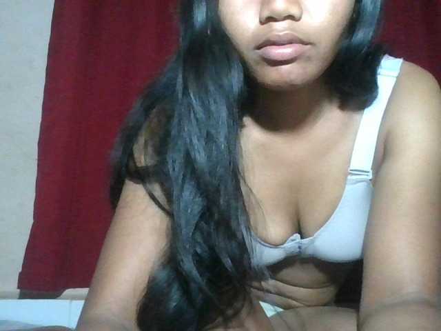 Keziah34 live cam on BongaCams