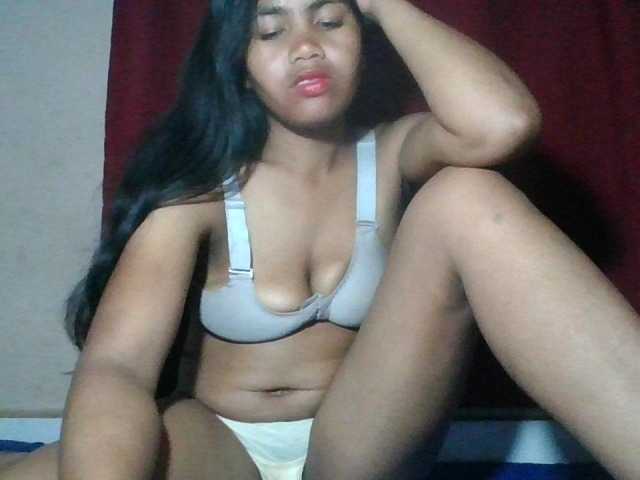 Keziah34 live cam on BongaCams