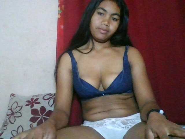 Keziah34 live cam on BongaCams