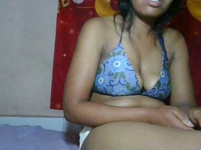 Keziah34 live cam on BongaCams