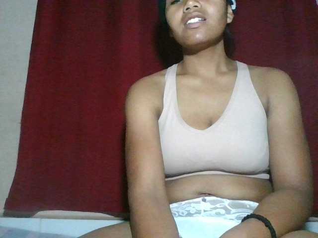 Keziah34 live cam on BongaCams