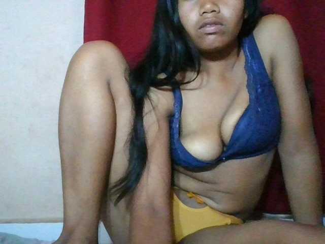 Keziah34 live cam on BongaCams