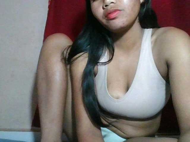 Keziah34 live cam on BongaCams