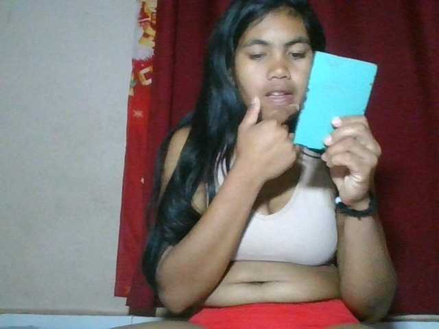 Keziah34, en directo ahora en BongaCams