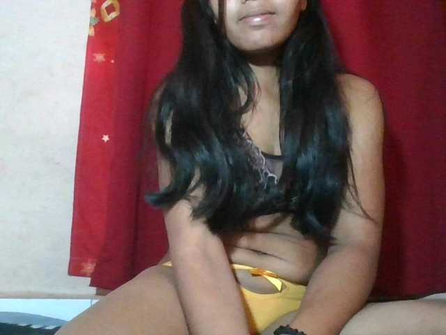 Keziah34 live cam on BongaCams