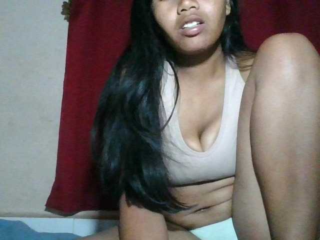 Keziah34 live cam on BongaCams