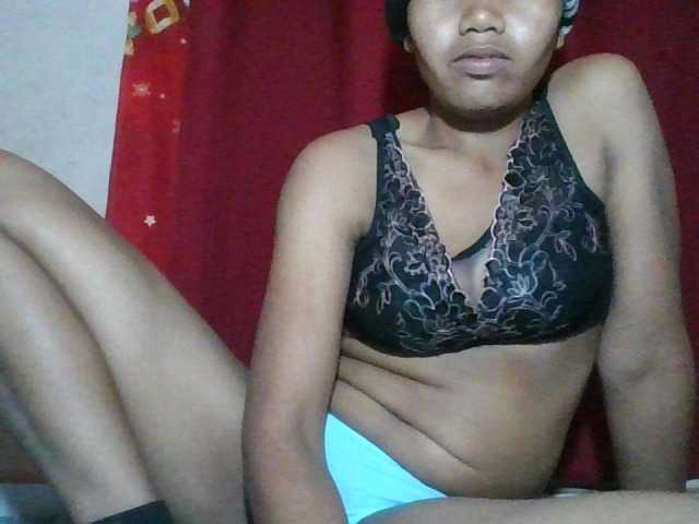 Keziah34 live cam on BongaCams