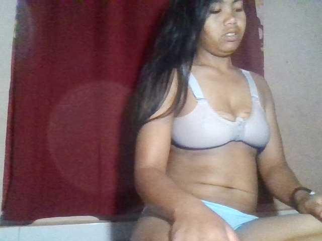 Keziah34 live cam on BongaCams