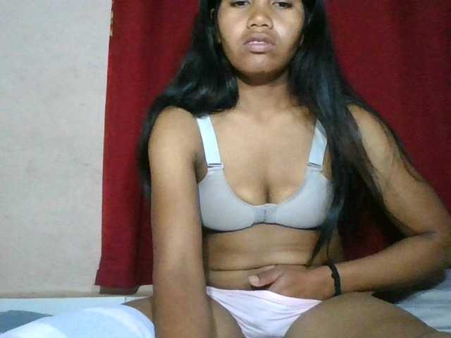 Keziah34 live cam on BongaCams