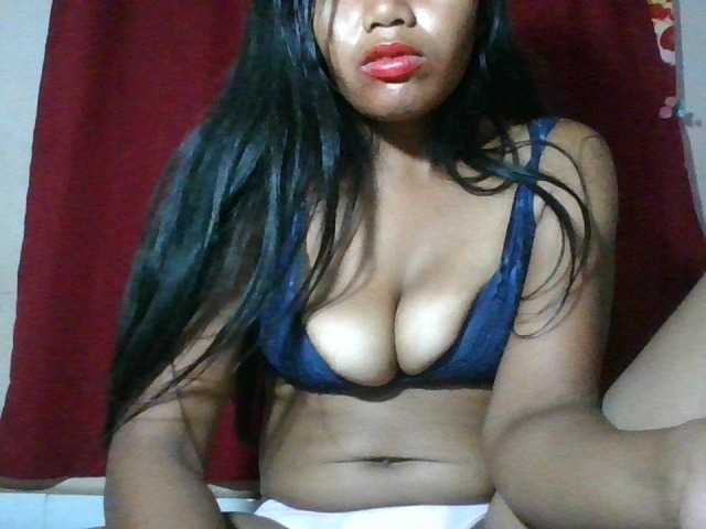 Keziah34 live cam on BongaCams