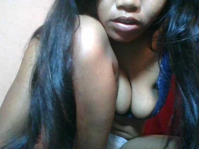 Keziah34 live cam on BongaCams
