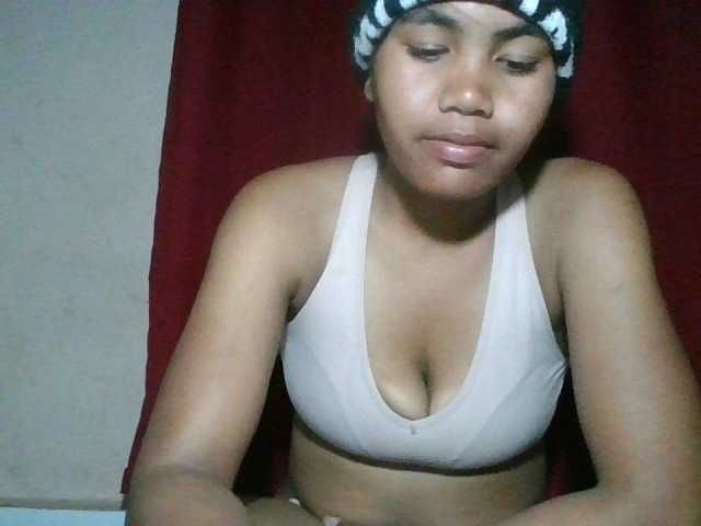 Keziah34 live cam on BongaCams