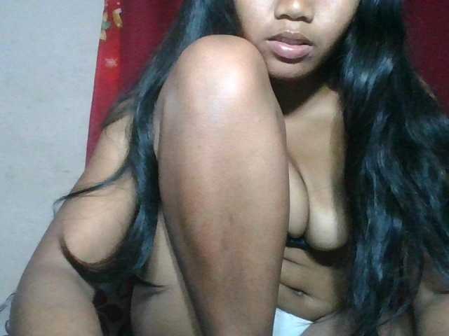 Keziah34 live cam on BongaCams