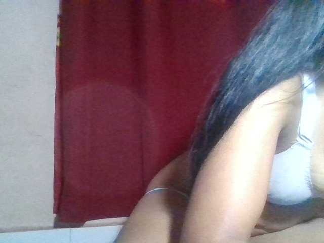 Keziah34 live cam on BongaCams