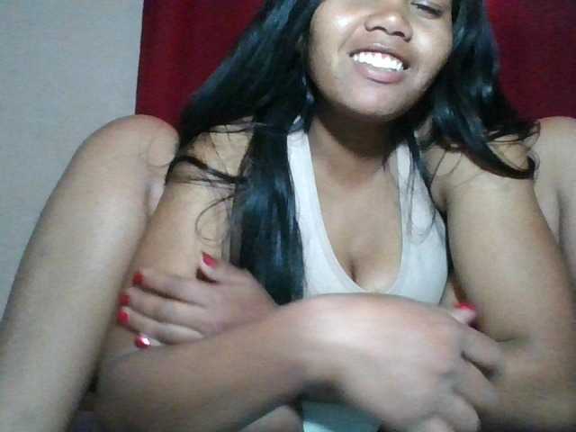 Keziah34 live cam on BongaCams