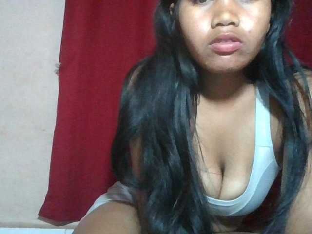 Keziah34 live cam on BongaCams