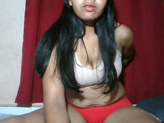 Keziah34 live cam on BongaCams