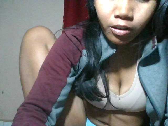 Keziah34 live cam on BongaCams
